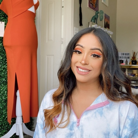 Obsessed With Resale - Picture 1 of 1